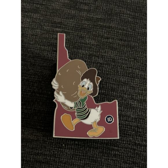 DISNEYLAND DLR LE American Adventure Idaho Disney Pin - Donald Potato ID 129304 - Picture 1 of 2